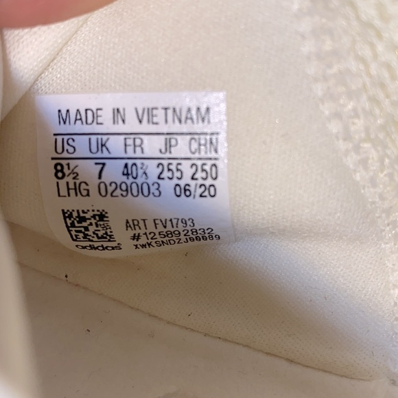 Adidas NMD_R1 - Picture 13 of 14